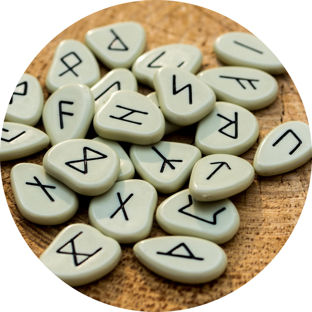 Runen. Schriftzeichen der Germanen